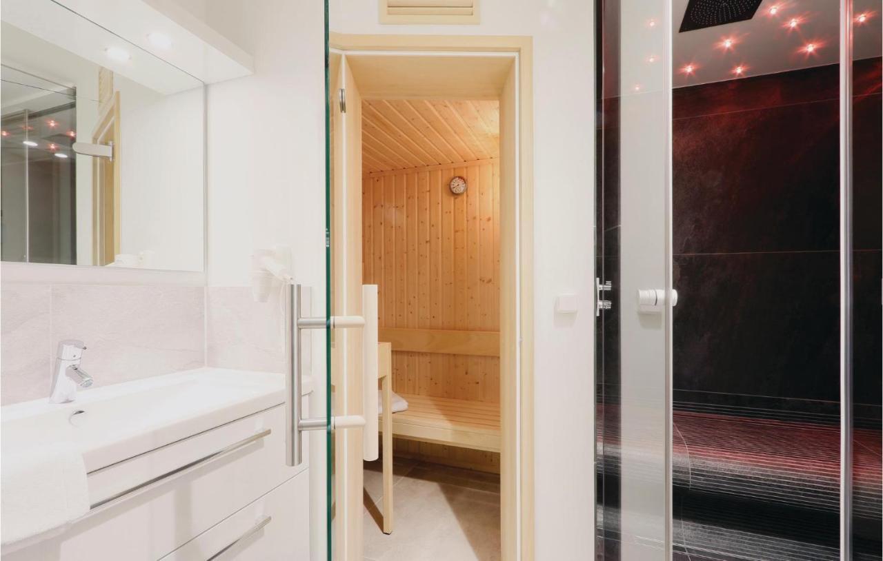 Stunning Apartment In Luebeck Travemuende With Wifi Lübeck Exterior foto